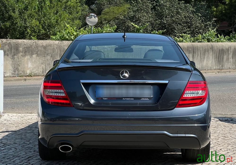 2012' Mercedes-Benz Classe C photo #5