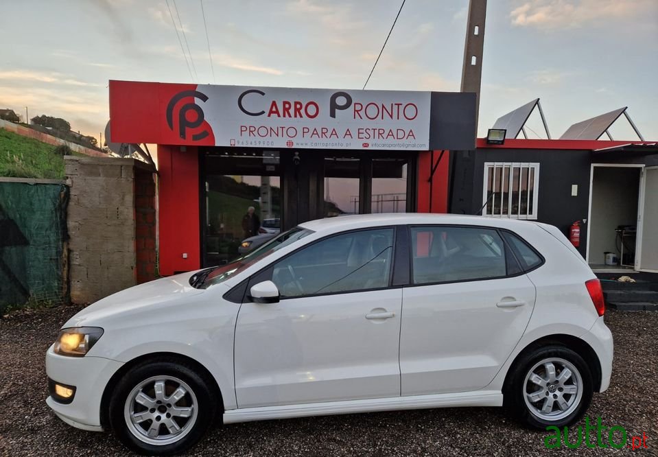 2013' Volkswagen Polo photo #2