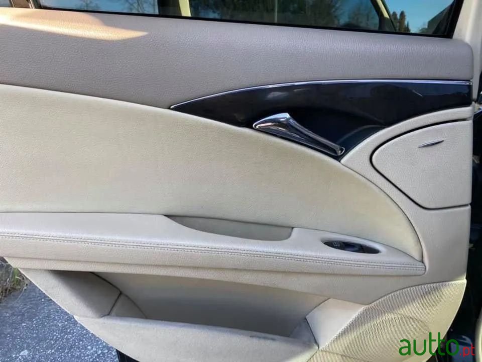 2003' Mercedes-Benz E-220 photo #6