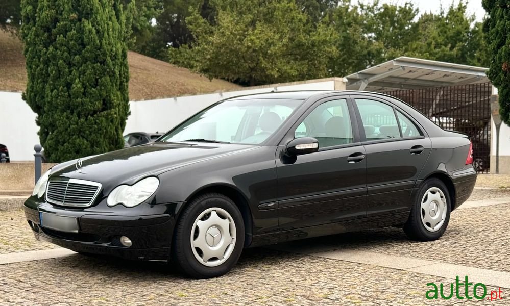 2001' Mercedes-Benz C 200 Classic photo #1