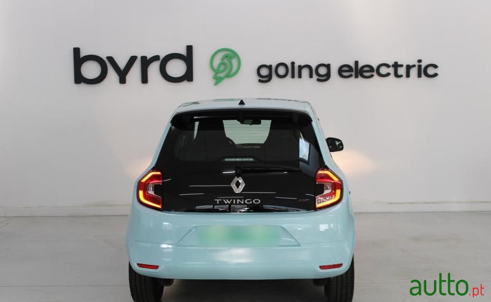 2023' Renault Twingo Electric Life photo #3