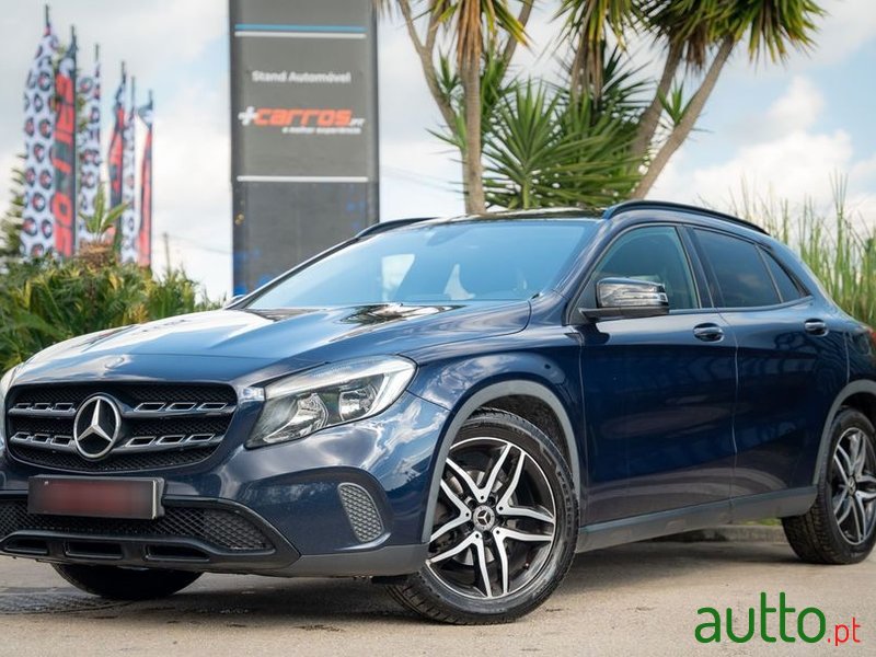 2018' Mercedes-Benz Classe Gla D Style photo #1