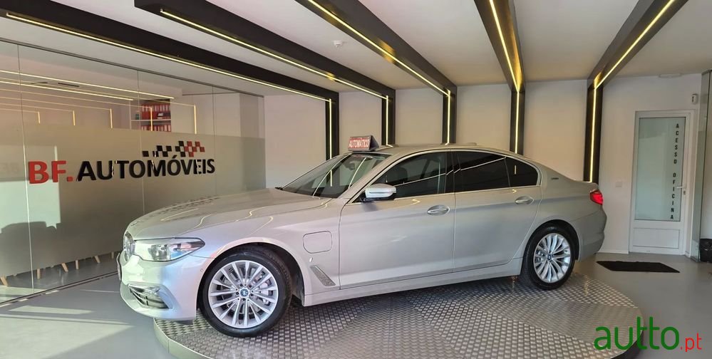 2017' BMW Série 5 photo #2