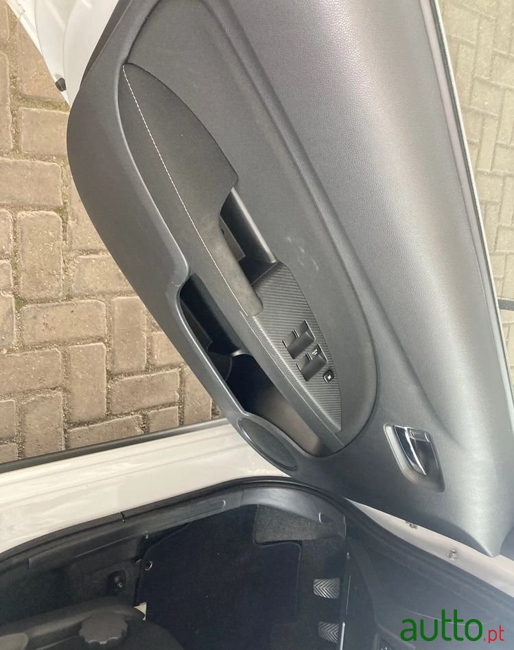 2023' Mitsubishi Space Star photo #6