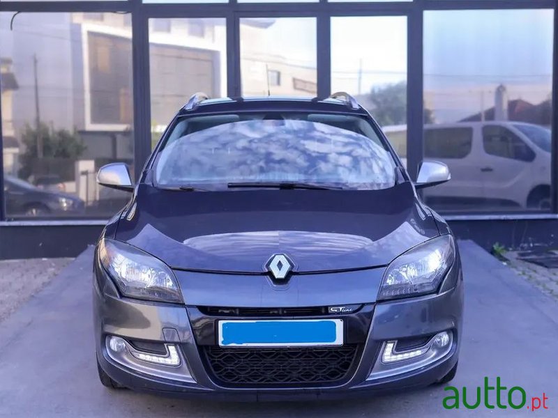 2012' Renault Megane Sport Tourer photo #1