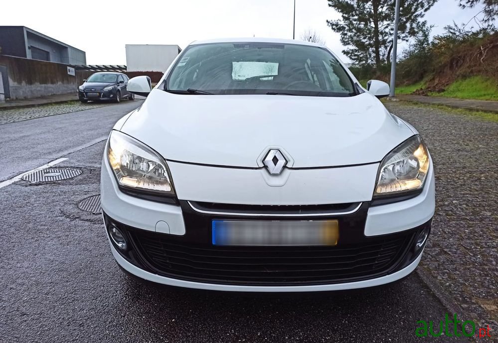 2013' Renault Megane photo #1