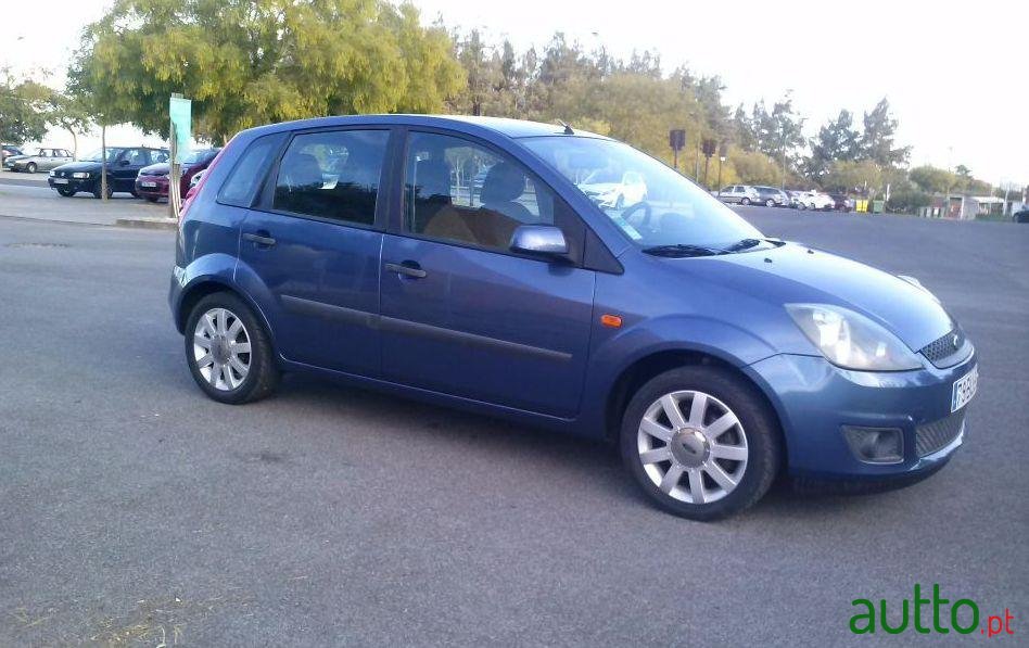 2006' Ford Fiesta photo #2