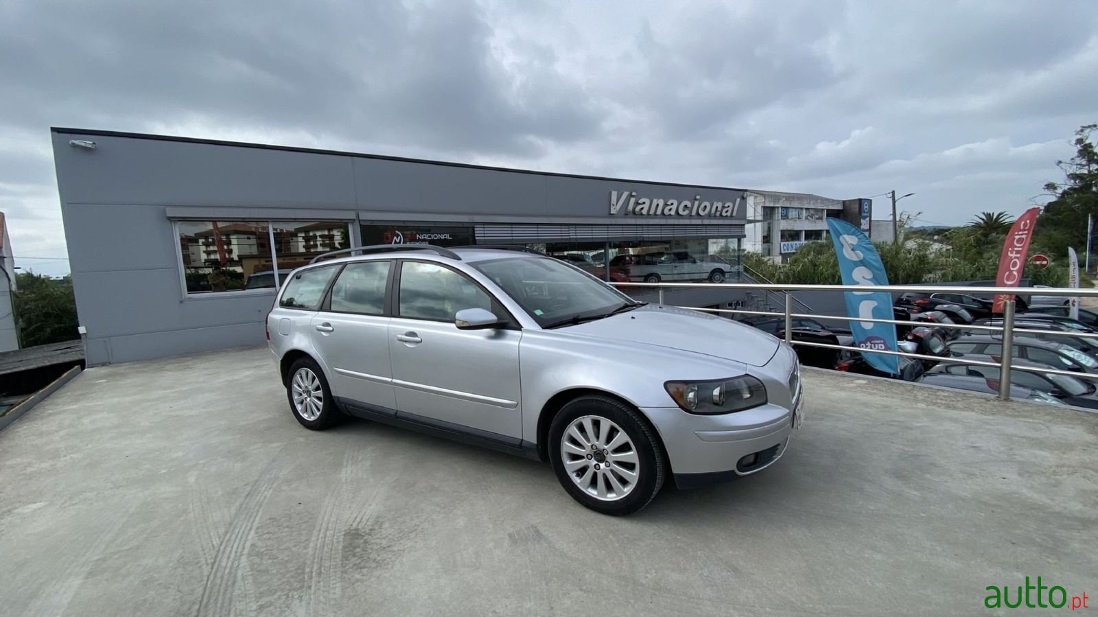 2004' Volvo V50 photo #2