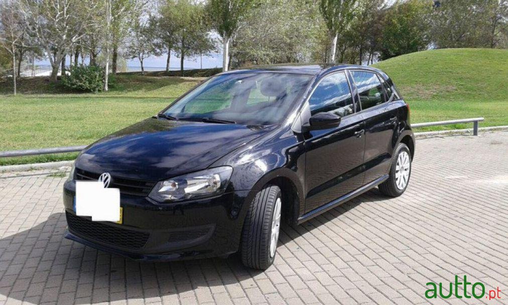 2013' Volkswagen Polo 1.2 Confortline photo #2