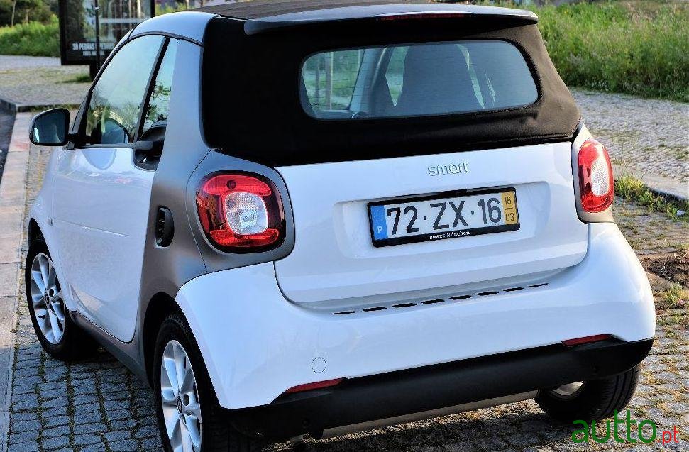 2016' Smart Fortwo Passion photo #3