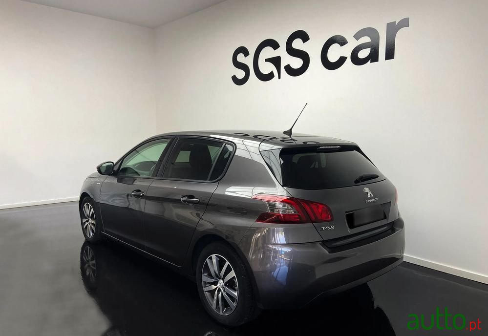 2021' Peugeot 308 1.2 Puretech Style photo #3