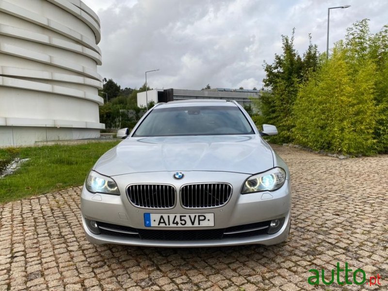 2012' BMW 525 photo #3