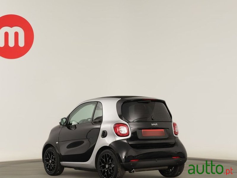 2018' Smart Fortwo Coupé photo #3