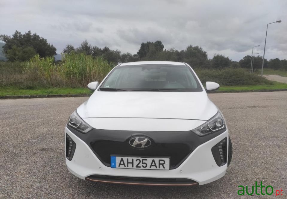 2018' Hyundai Ioniq photo #5