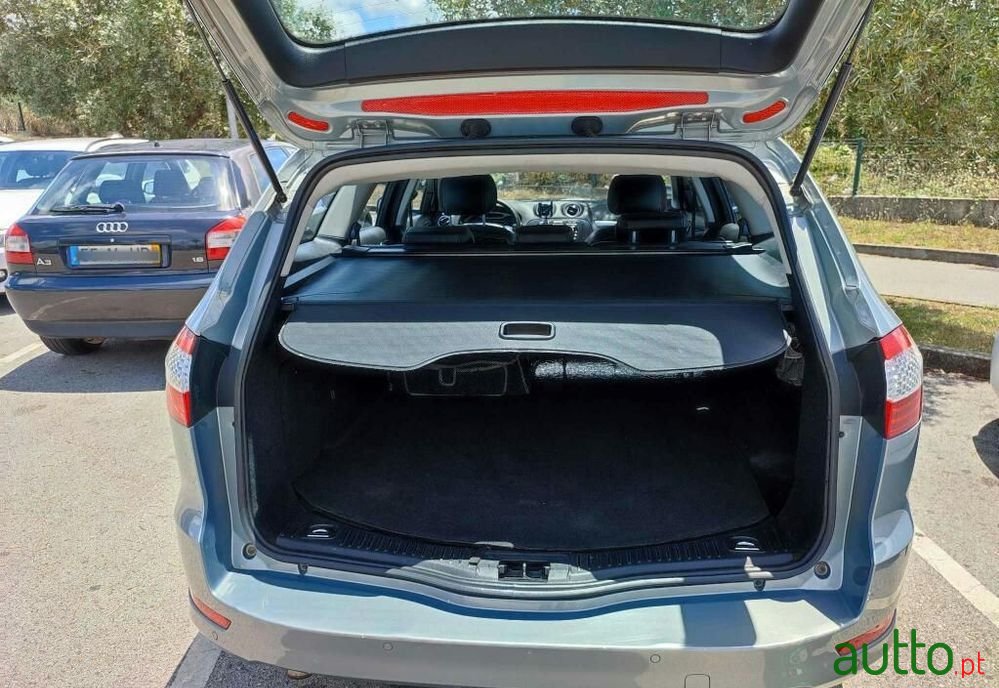 2007' Ford Mondeo Sw photo #5