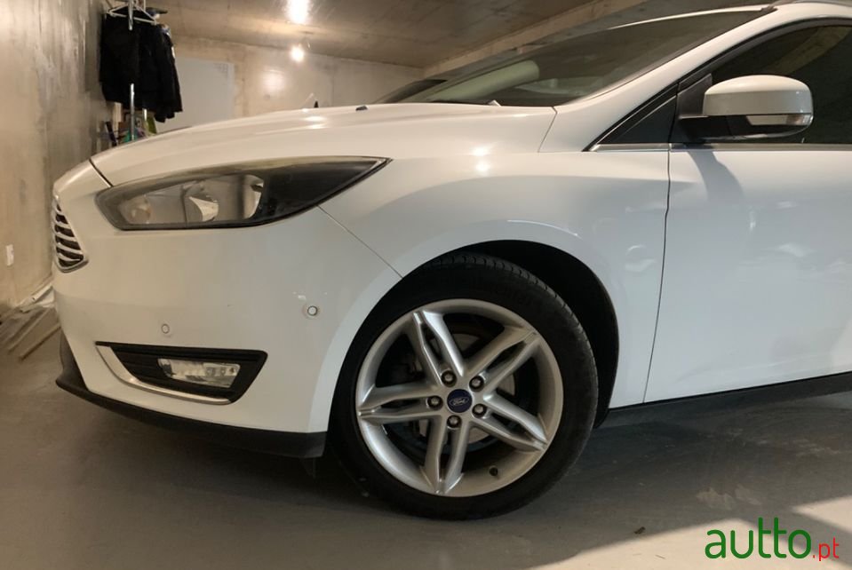 2014' Ford Focus Sw photo #1