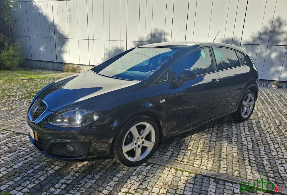 2010' SEAT Leon 1.6 Tdi Sport photo #2