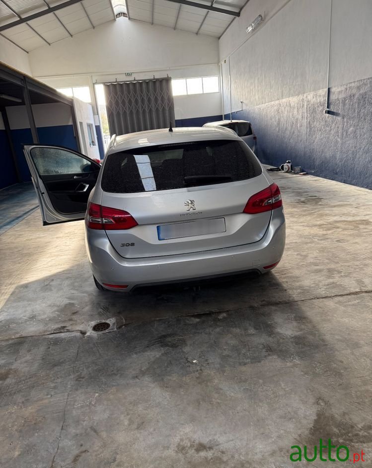 2016' Peugeot 308 photo #6