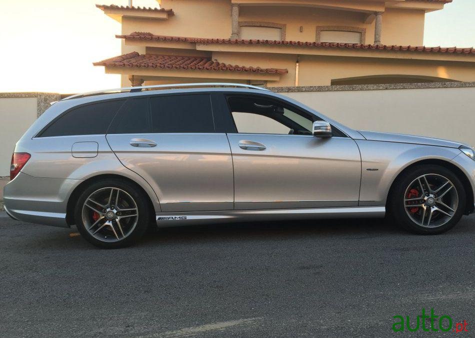 2011' Mercedes-Benz C 200 Cdi photo #1