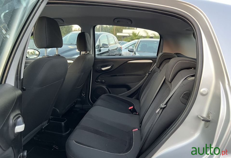 2010' Fiat Punto Evo photo #6