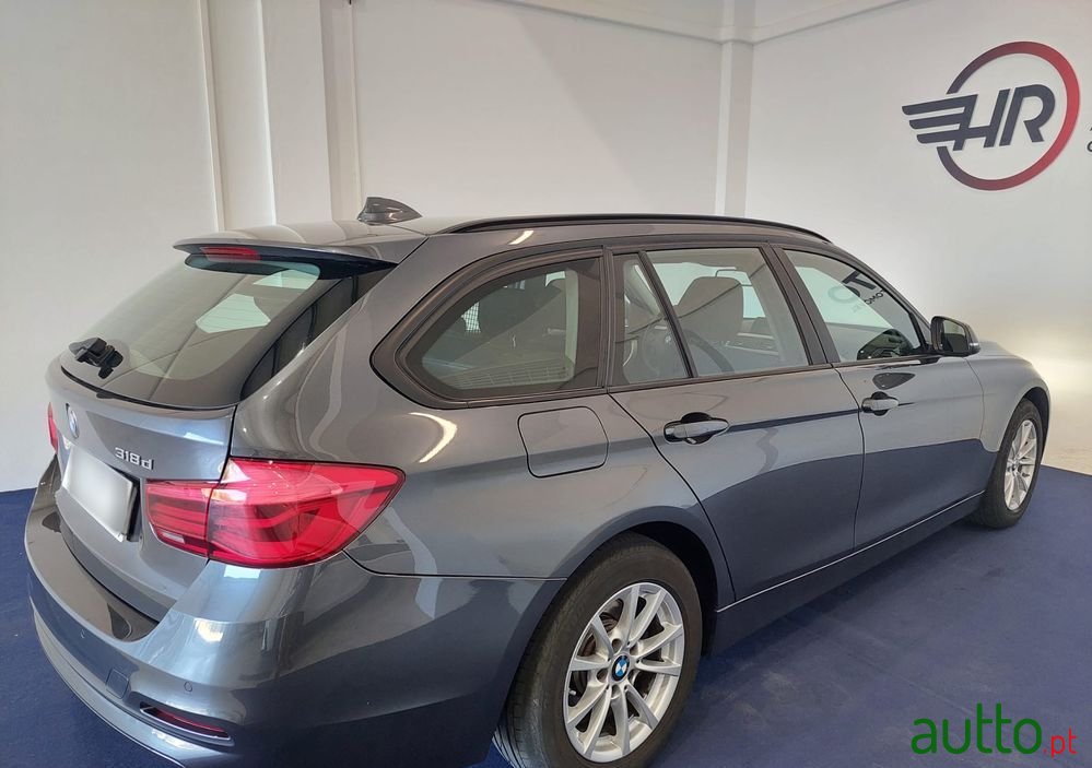 2018' BMW 318 D Touring photo #5