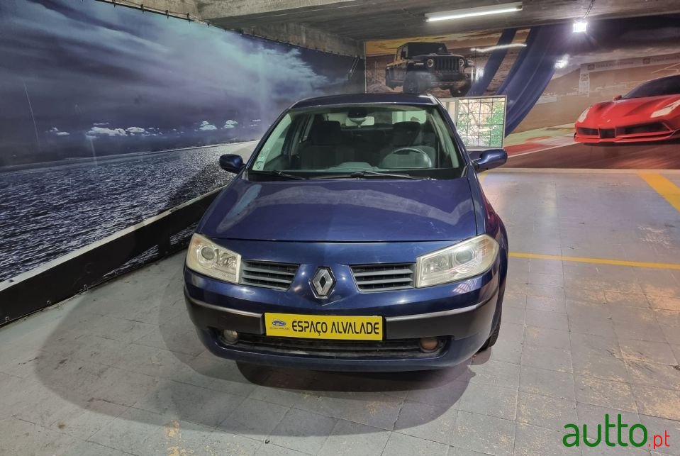 2005' Renault Megane photo #2