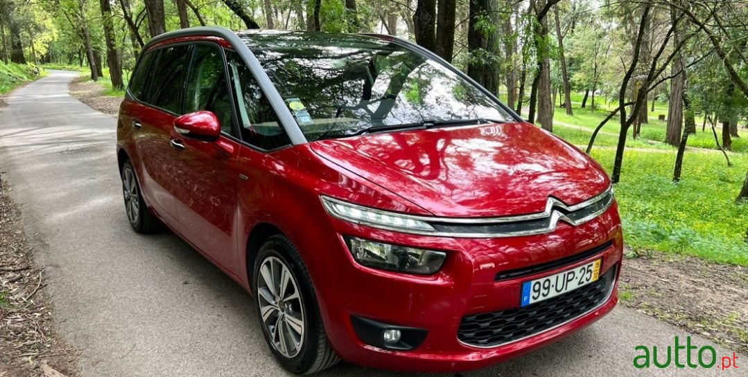 2015' Citroen C4 Grand Picasso photo #1
