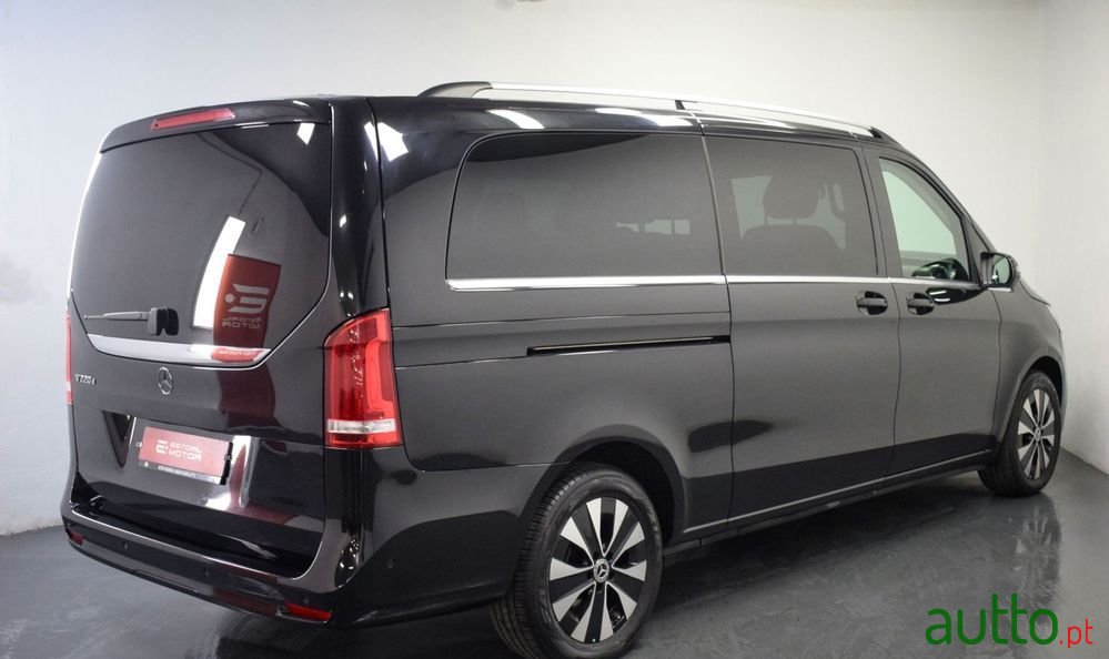 2022' Mercedes-Benz Classe V photo #3