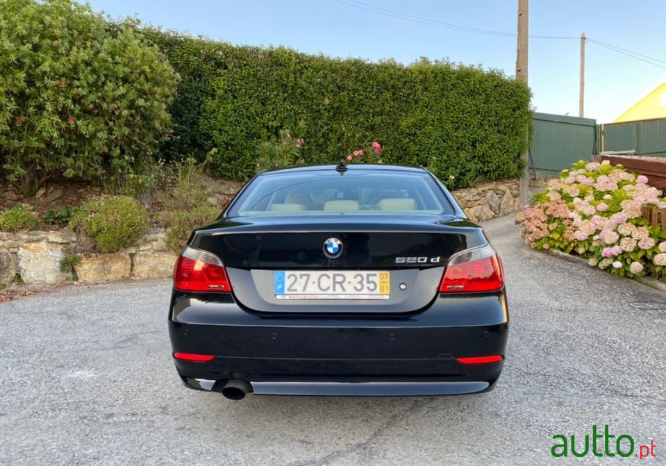 2007' BMW 520 photo #3