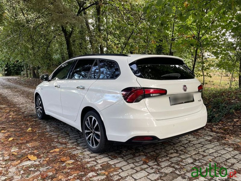 2018' Fiat Tipo Station Wagon photo #4