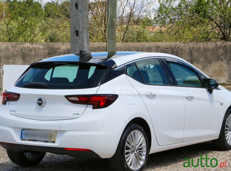2016' Opel Astra photo #3