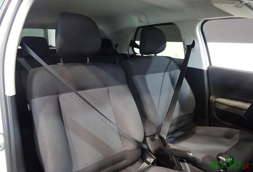 2019' Citroen C4 Cactus photo #6