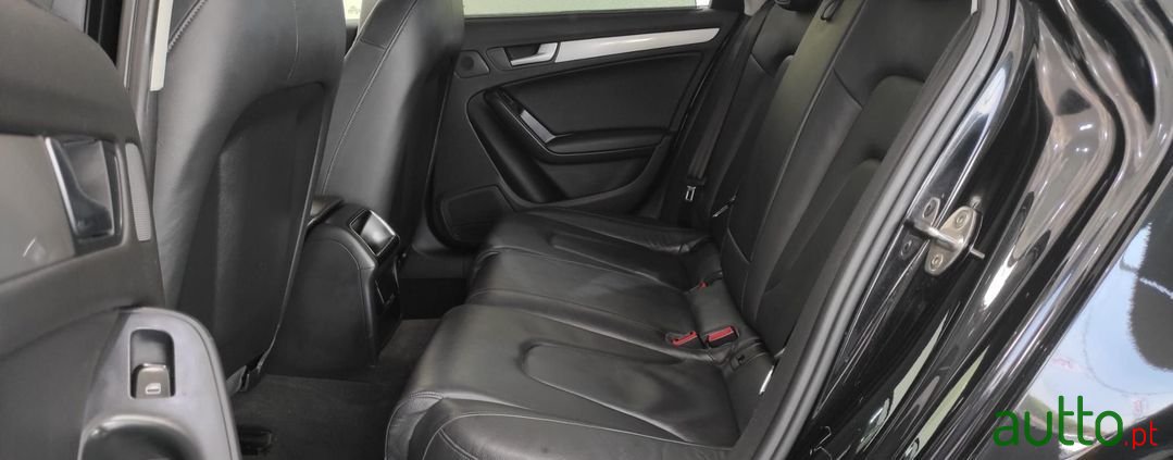 2011' Audi A4 photo #6