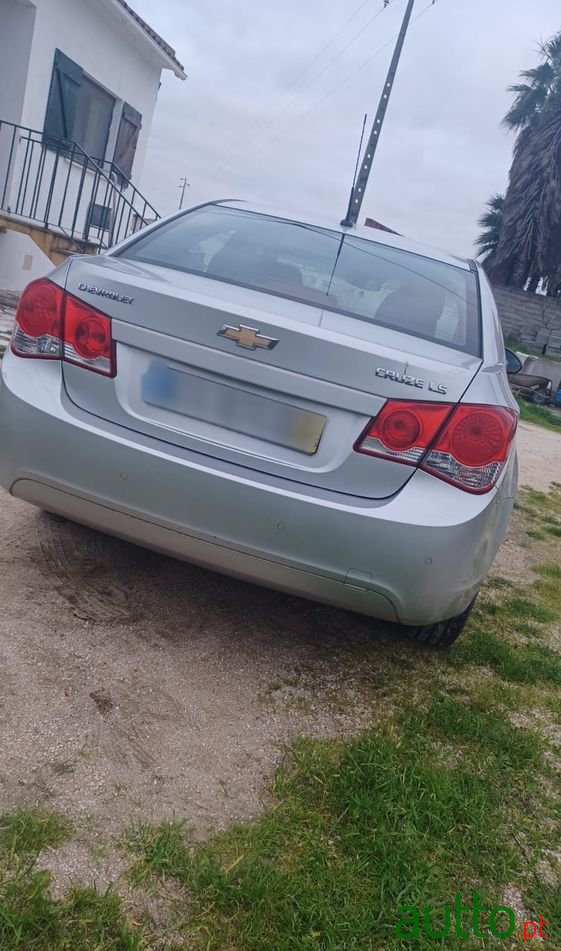 2011' Chevrolet Cruze 1.6 Ls photo #2