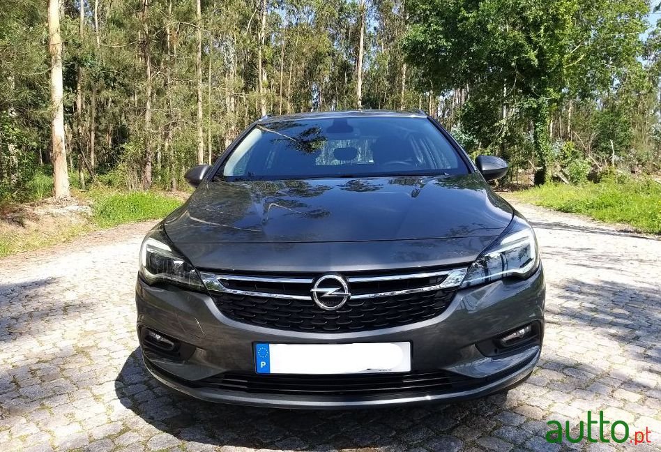 2019' Opel Astra Sports Tourer photo #2