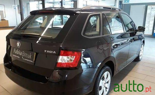2018' Skoda Fabia Break photo #1