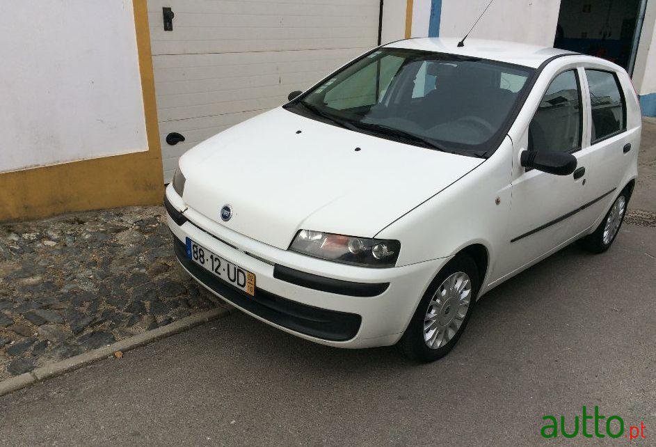 2002' Fiat Punto 01M photo #1