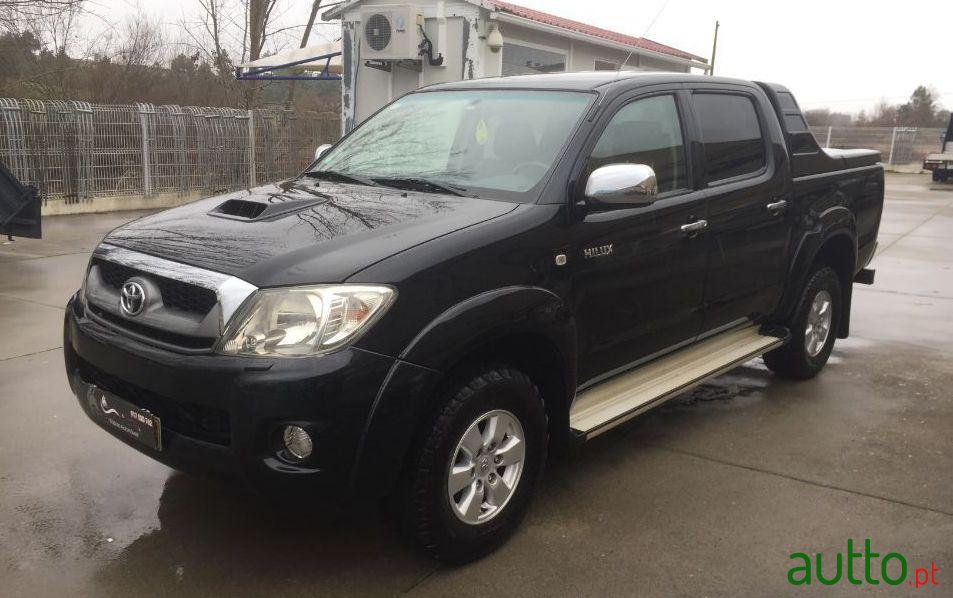 2009' Toyota Hilux Tracker photo #2