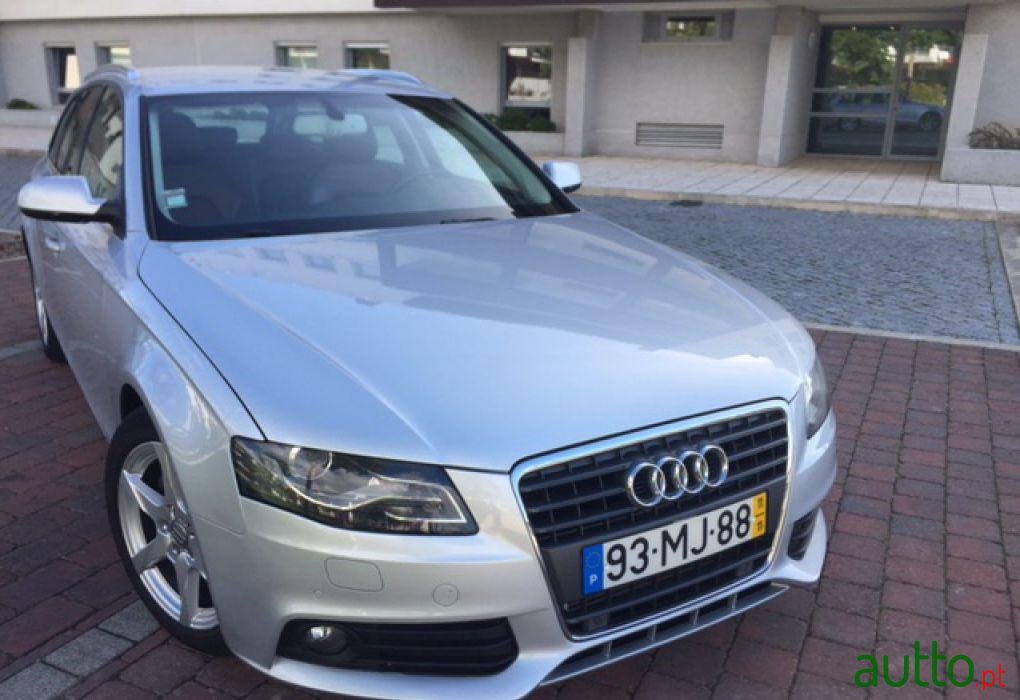 2011' Audi A4 2.0 Tdi Exclusive photo #1