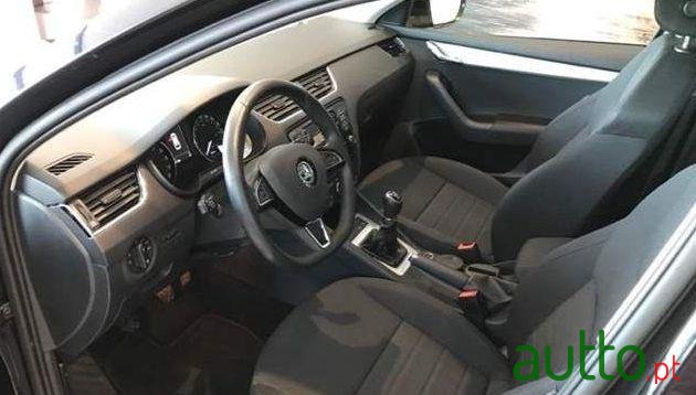 2016' Skoda Octavia Break photo #3