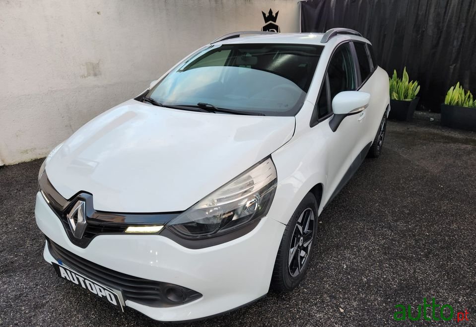 2015' Renault Clio Sport Tourer photo #6