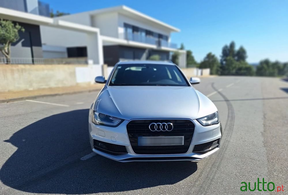 2013' Audi A4 Avant photo #4