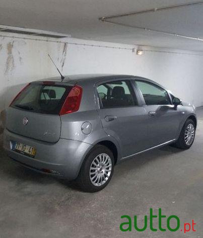 2009' Fiat Grande-Punto 5P photo #1