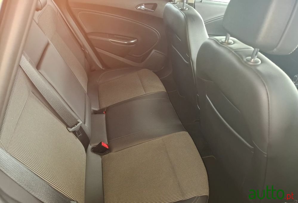 2010' Opel Astra 1.4 Cosmo photo #3