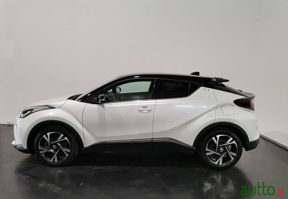 2023' Toyota C-HR photo #3