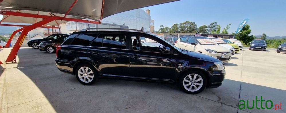 2004' Toyota Avensis Sw photo #5