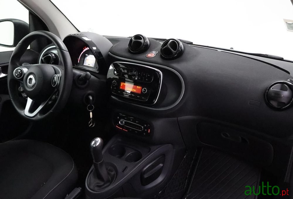 2019' Smart Fortwo 1.0 Passion 71 photo #3