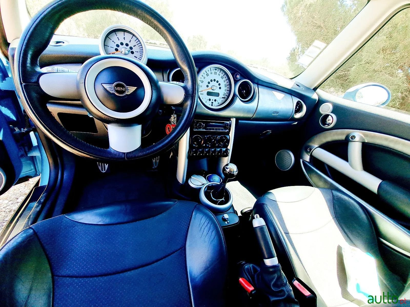 2004' MINI Cooper photo #6