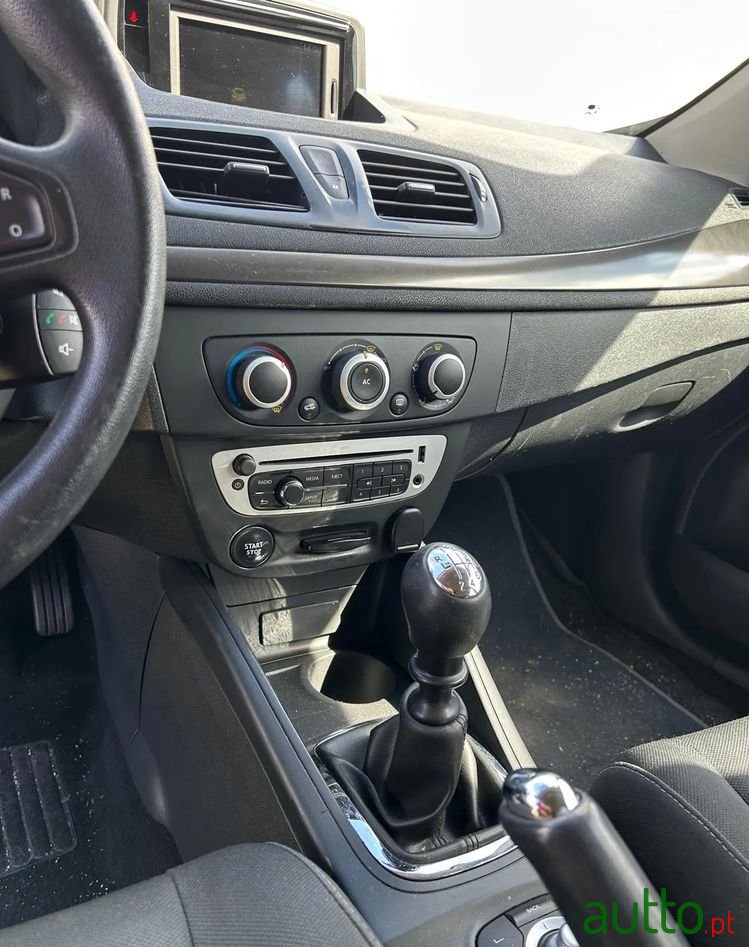 2014' Renault Megane photo #3