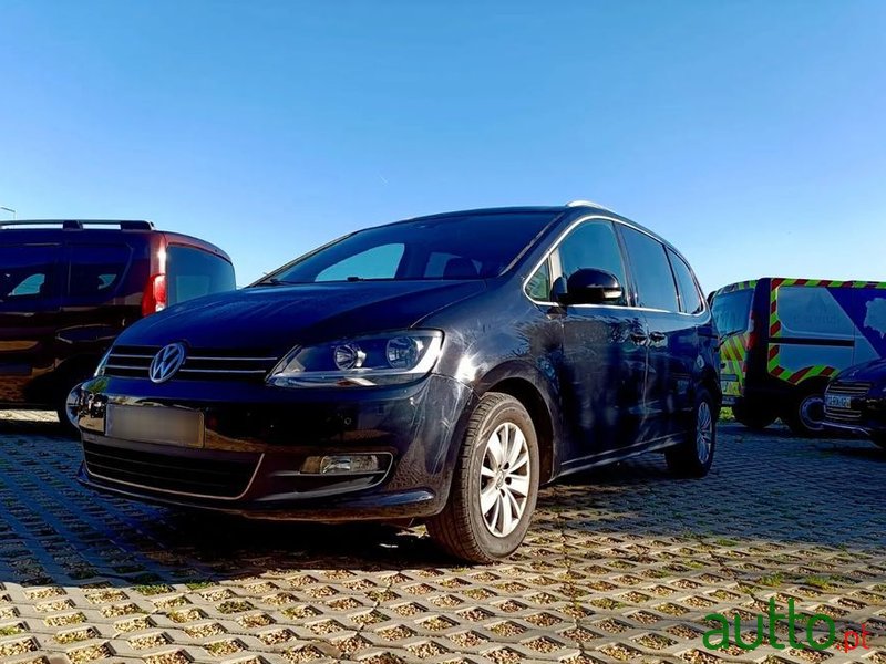 2010' Volkswagen Sharan photo #3